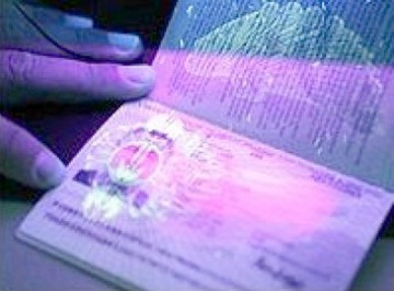 Paşaport fals descoperit asupra unui sirian